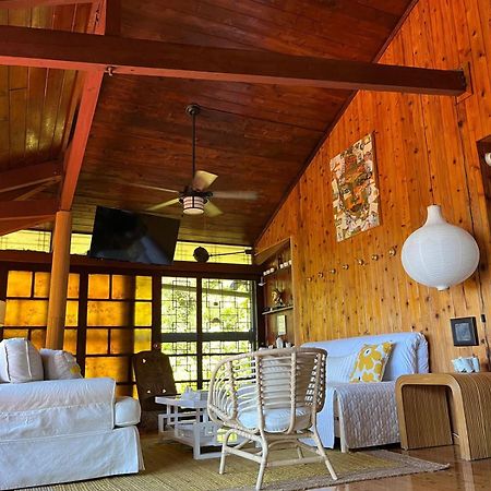 Mid-Century: Caribbean Style Apartment Contant  Екстериор снимка