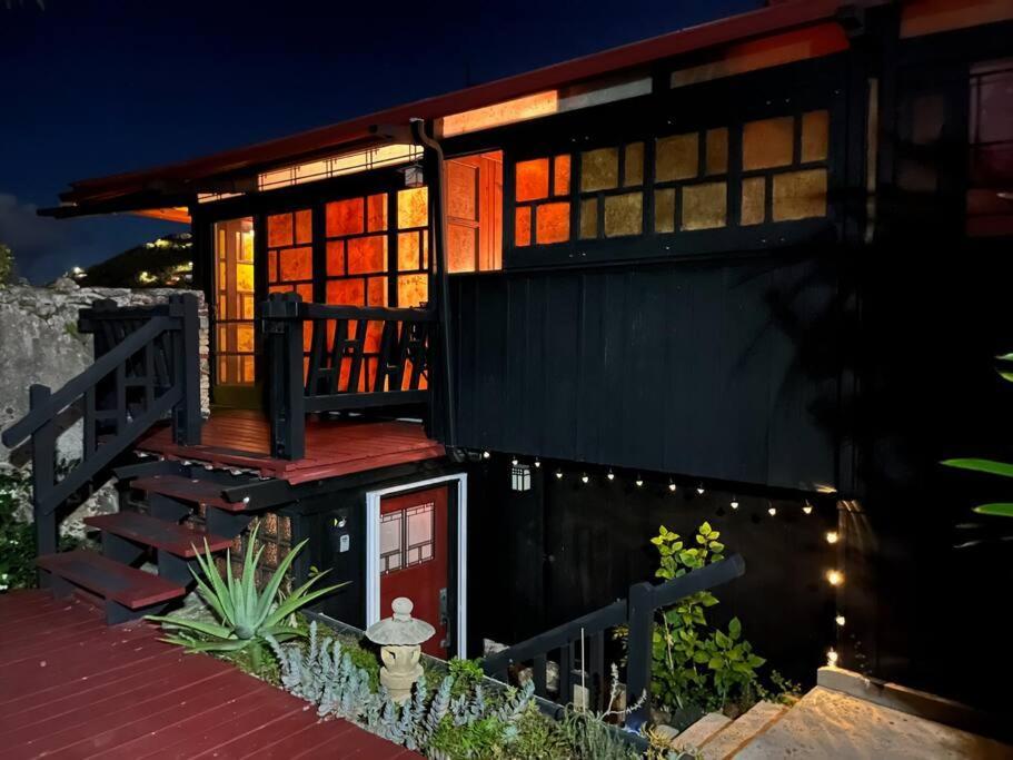 Mid-Century: Caribbean Style Apartment Contant  Екстериор снимка